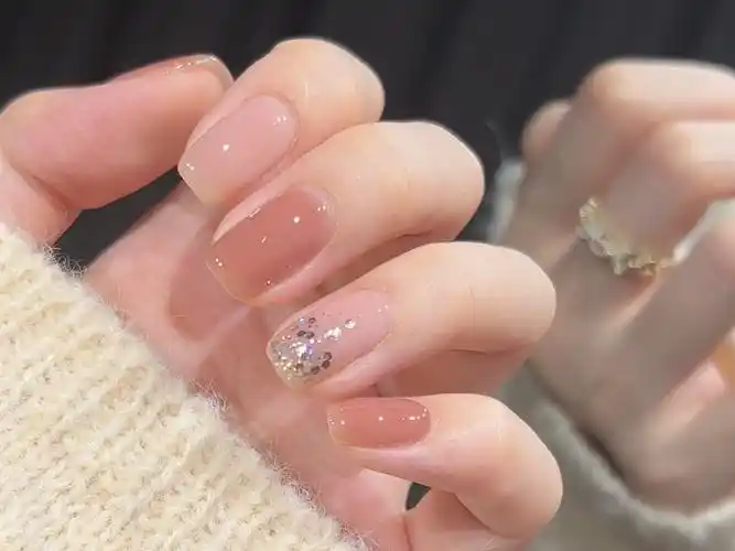 肉桂裸粉跳色美甲|春夏简约款·温柔到发光呀