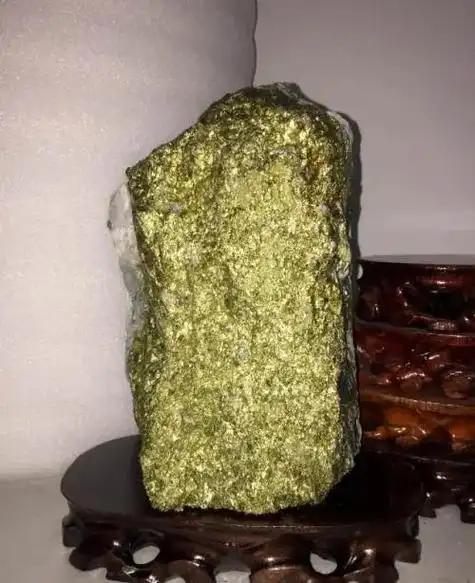 黄金矿石欣赏矿山开采神奇的大自然