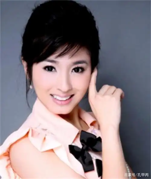 黑龙江电视台美女主持人翟毓红,酷似张泉灵,太漂亮了