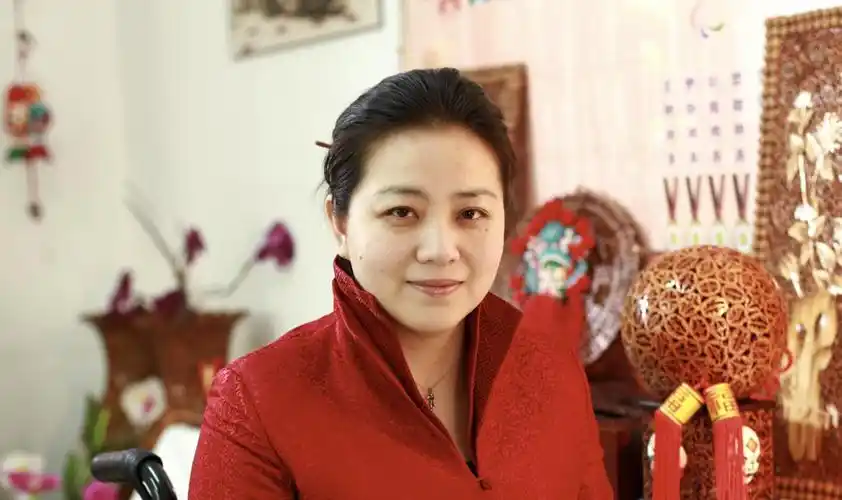 李楠(女).jpg