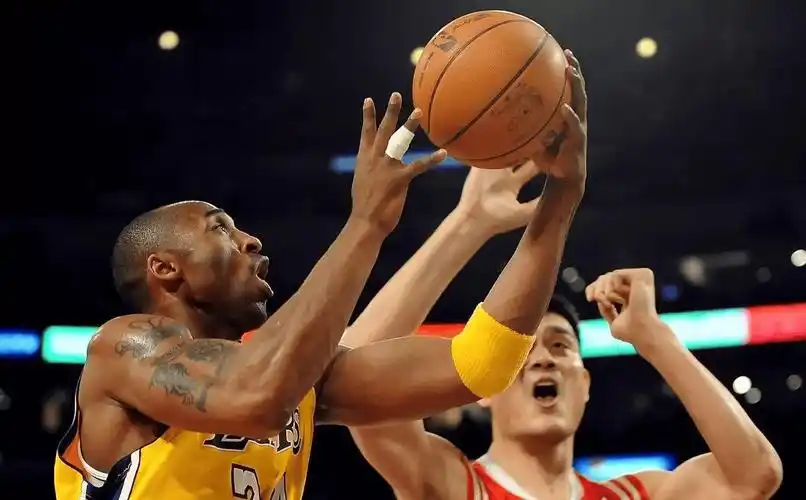 单场出手44次以上,科比干过6次,分别拿下什么数据,赢了几场?