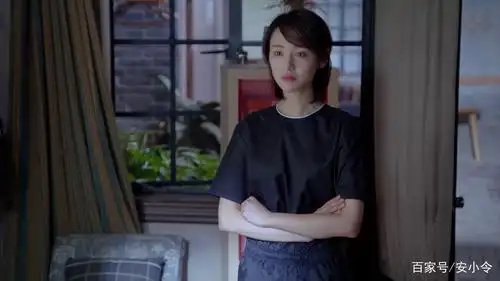 郑爽《为了你我愿意热爱整个世界》剧照,首次饰演一个母亲的角色