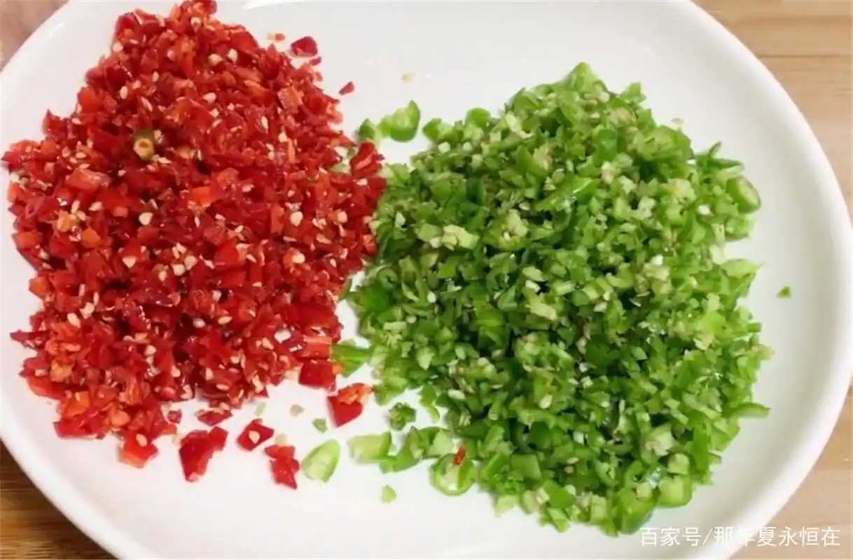肉末配上辣椒末,辣爽香糯的口味,非常适合当作家常配菜