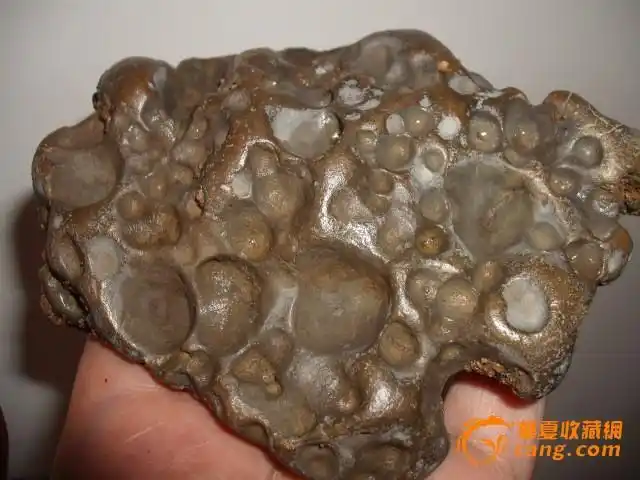 自己在江边捡的疑似黄铁矿陨石13公分150元