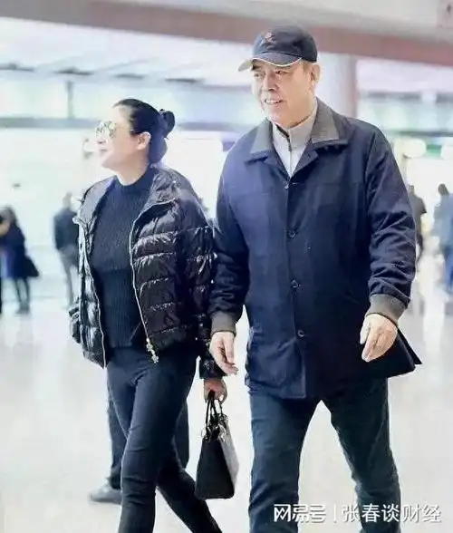 著名的大导演被曝丑闻, 大家都来猜猜看|徐帆|巩俐|冯小刚|张艺谋