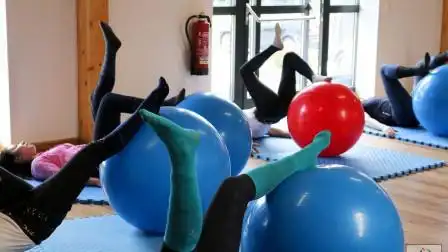 情侣酒店的瑜伽球有什么用?