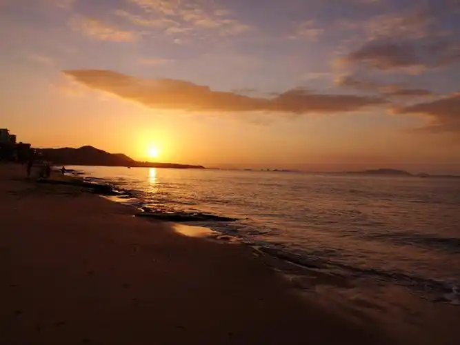 三亚的海边日出