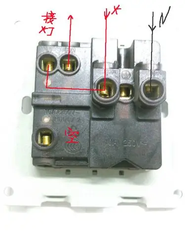 一开五孔插座怎么接,要求开关控制灯,插座常开