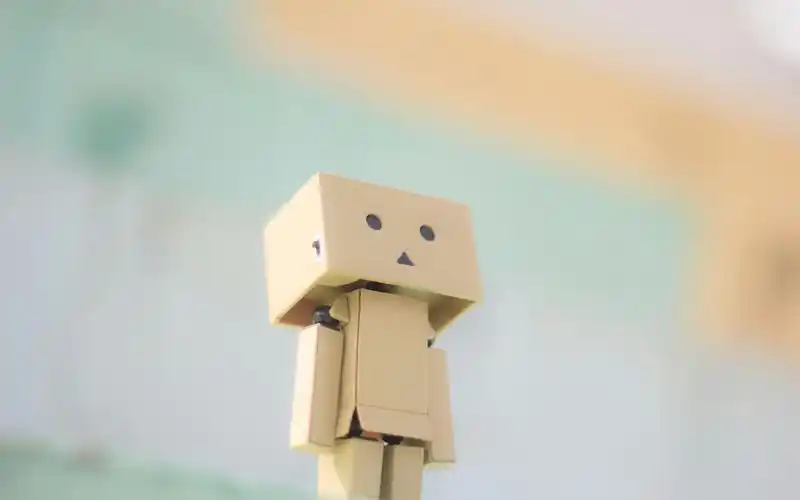 精选纸盒人阿楞创意静物图片桌面壁纸