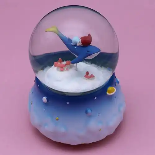蓝海鲸梦水晶球音乐盒飘雪花创意海洋风摆件送情侣儿童女生生日礼