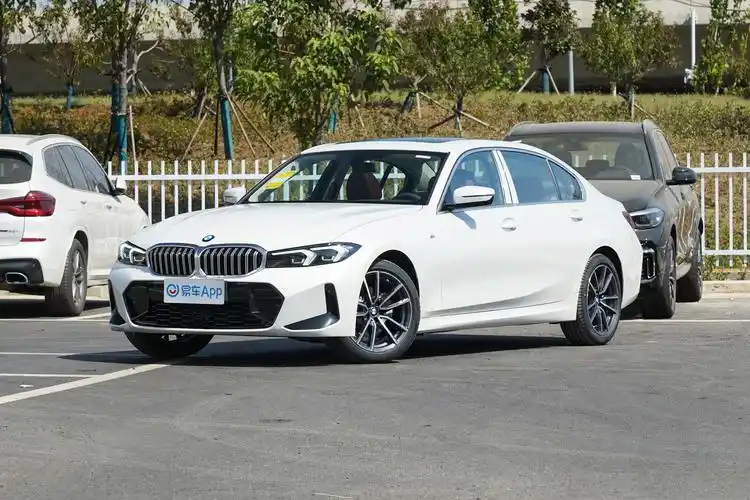 2023款 宝马3系 320li m运动套装外观