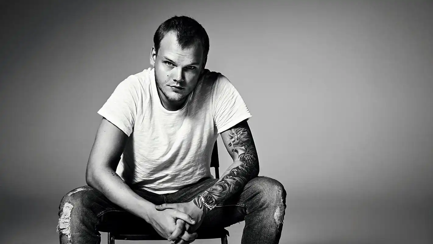 avicii的新歌谈论了不眠之夜和不安的心灵