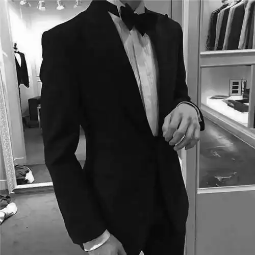 男人黑白头像男人味 高清帅气的头像男成熟魅力黑白图片_男生头像