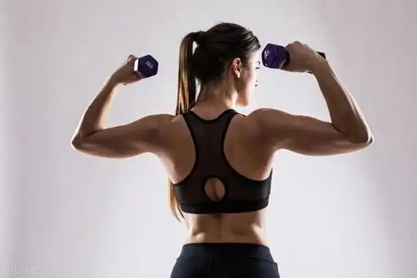 健身为什么要练背4个好处4个要点帮你打造迷人背肌