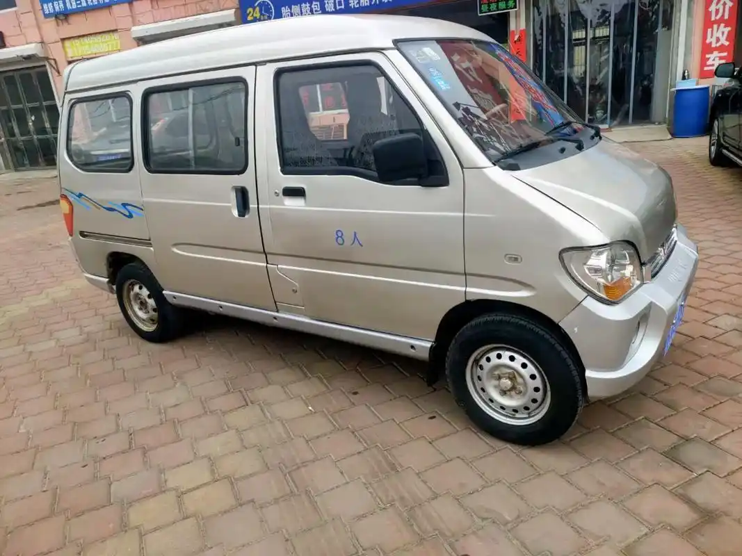 面包车.新到11年五菱之光,8座非营运,车况完美,发变底盘巅 - 抖音