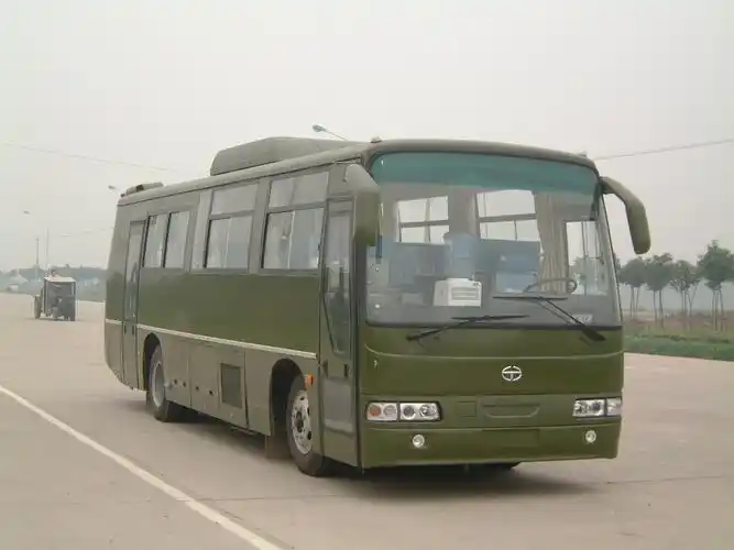 一汽太湖客车改装的军用会议车,带生活设施