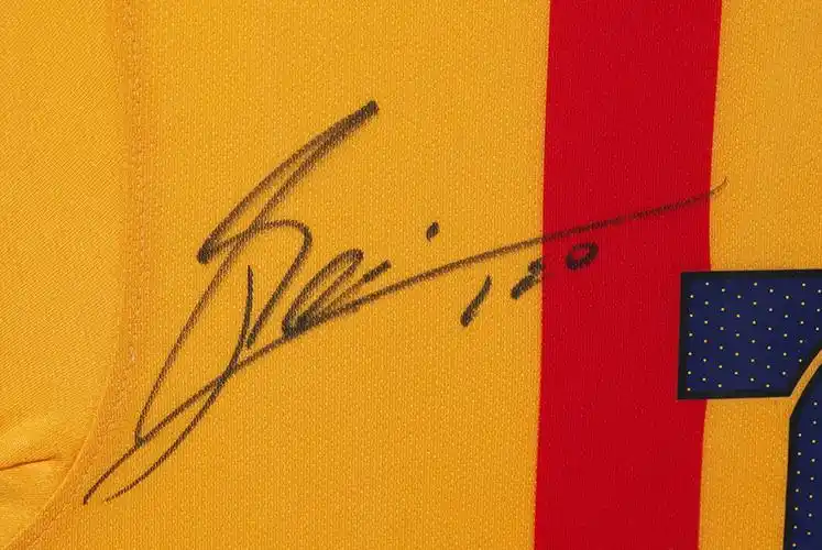 【权威提供】梅西亲笔签名 15-16赛季巴萨客场球衣 装裱版