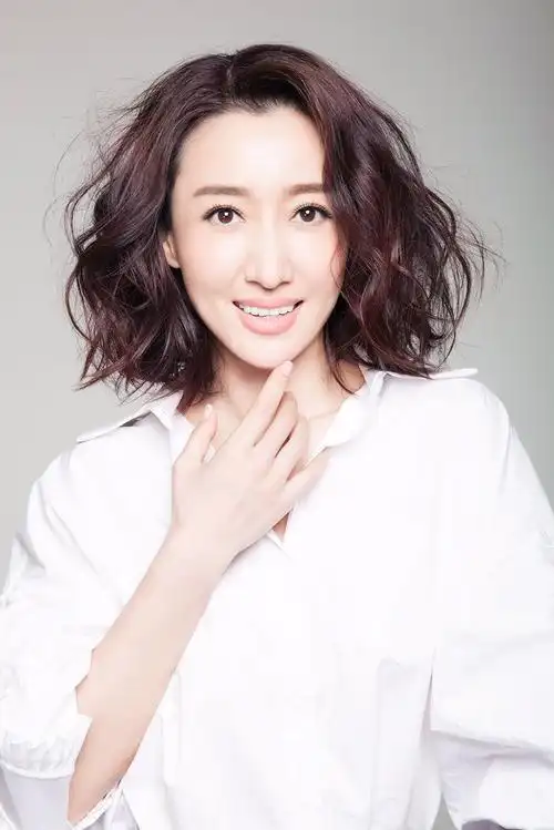 被称为"曲艺界第一美女"的青年演员宋宁也同师父冯巩,搭档林永健出现