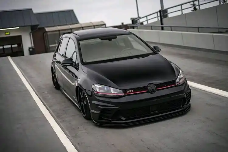 7代gti的黑化日常,一不小心就帅出了天际_高尔夫
