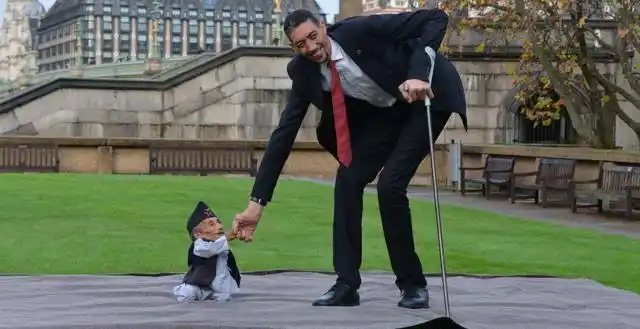 世界上最矮的男人,仅有3岁小孩的身高,成名后生活让人羡慕!