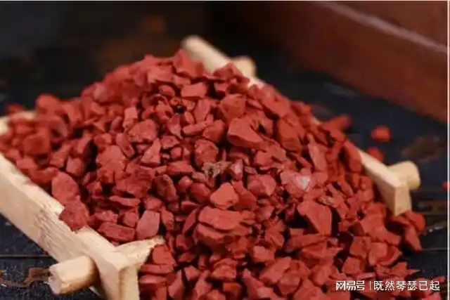 【概览】回到厨房他心想:难道这赭石还有止呃逆的作用?