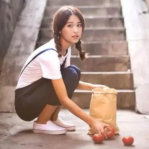 小鸟依人的女生头像唯美女生小鸟依人头像