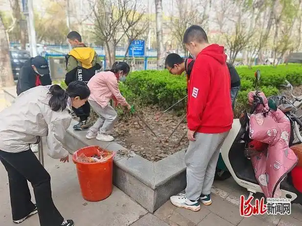 本次大扫除活动地点覆盖了校园内外的各个角落,包括教室,办公室,各个