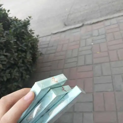 看见评论里好多人都看见了煊赫门.