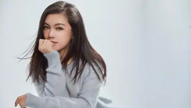 赵文琪,这位中国内地女演员,自2005年起,以一部《美丽酒吧》正式出道