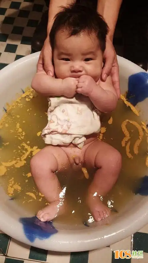 无语,洗澡你还拉屎