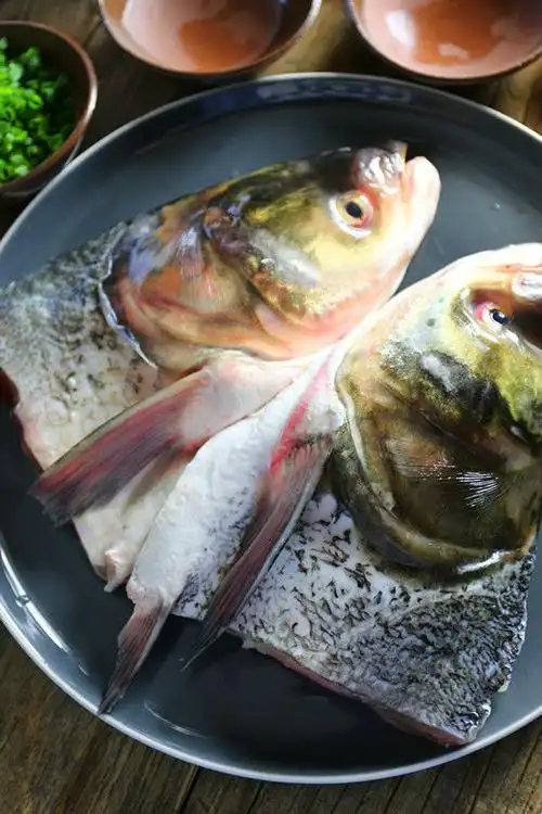 不输餐厅水准的剁椒鱼头