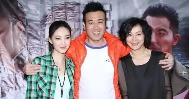 著名演员于和伟我这辈子最正确的决定就是娶了一个平凡的妻子