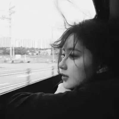 2021高冷丧系女生头像图片