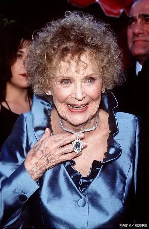 《泰坦尼克号》火爆全球,可是又有谁了解露丝后半生是怎么过?