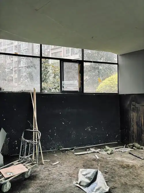 93施工现场|汽车贴膜店装修进行时90