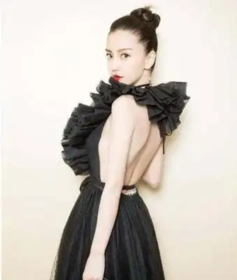 女生后背有肉,显得虎背熊腰,如何减掉后背赘肉?