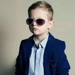 孩子,戴太阳镜的小男孩,时髦的孩子照片