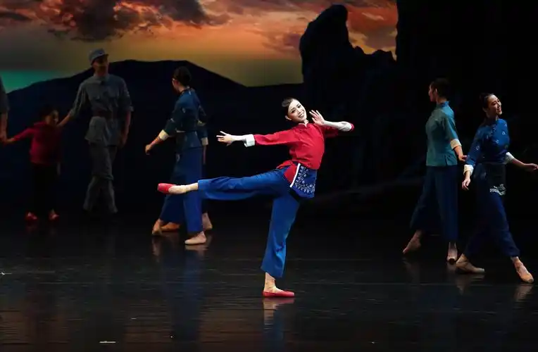 中芭老一辈艺术家们创作的芭蕾舞剧《沂蒙颂》,如今的《沂蒙》就是在