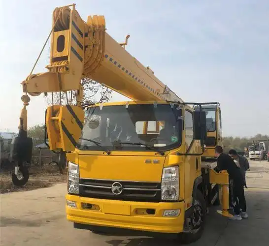 16吨吊车配置凯马16吨汽车吊价格全国可挂牌免购置税欢迎预定