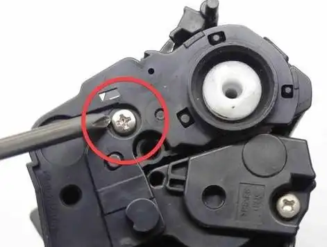 惠普cc388a硒鼓加粉图解(惠普打印机粉盒cc388加粉)