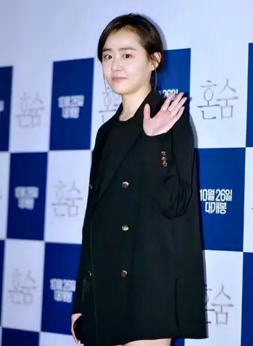 13岁出演《蓝色生死恋》女主 现在她怎么样了_文根英