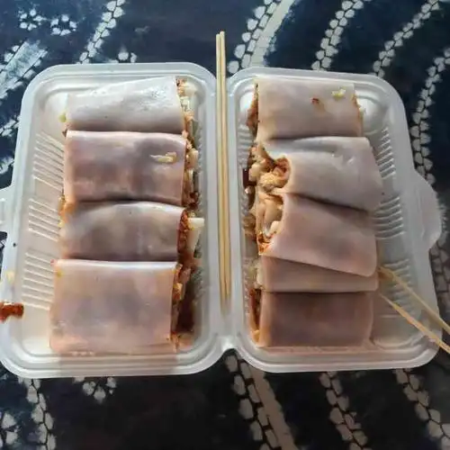 正宗漾濞卷粉-"这个卷粉,有点像我们西安的凉皮菜卷,味道.