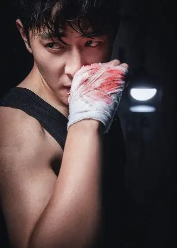 罗晋穿背心打拳秀肌肉 满屏的硬汉荷尔蒙气息