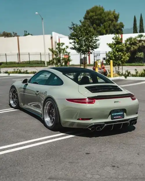 保时捷911 991.1 carrera 4s,这颜色太特别