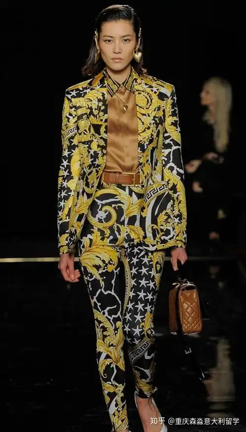 但是在大表姐身上,小编只看到了"高级"都说范思哲的衣服很难驾驭,因为