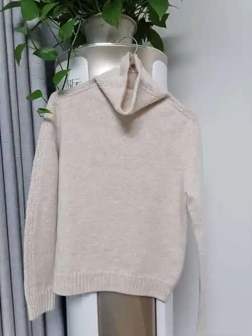 10款热门手工编织服饰1,米色羊绒衫(堆领,自带袖)https://bbs.