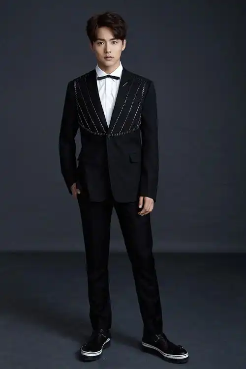 男神马天宇最新帅气西装写真高清图片