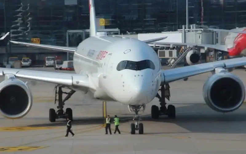 【1080p】东航空客a350-900上海虹桥机场出港全流程,两台trent xwb