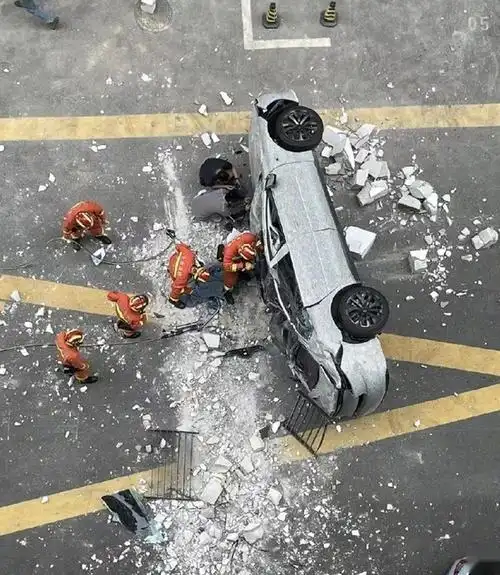 蔚来官方回应测试车坠楼:非车辆原因导致的意外事故