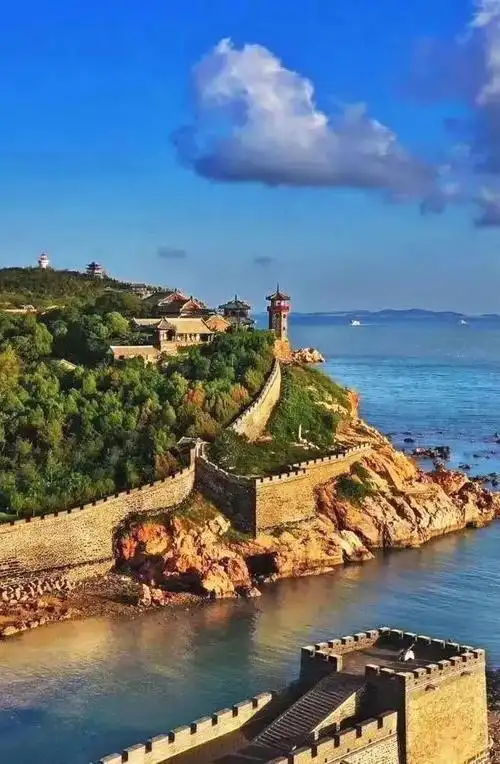 文化内涵,历代君王封禅祭祀,文人墨客吟咏题刻,留存了丰富的文物古迹